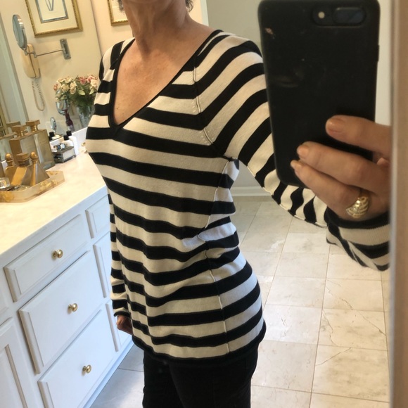 FREE with purchase: Sweater, V neck, blk & white stripe, Sz L - Picture 4 of 8